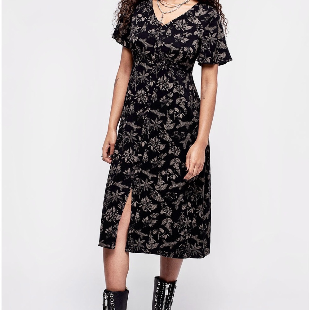 FINAL OFFER NWOT Disturbia Poisonous Plants Short Sleeve Midi Dress.